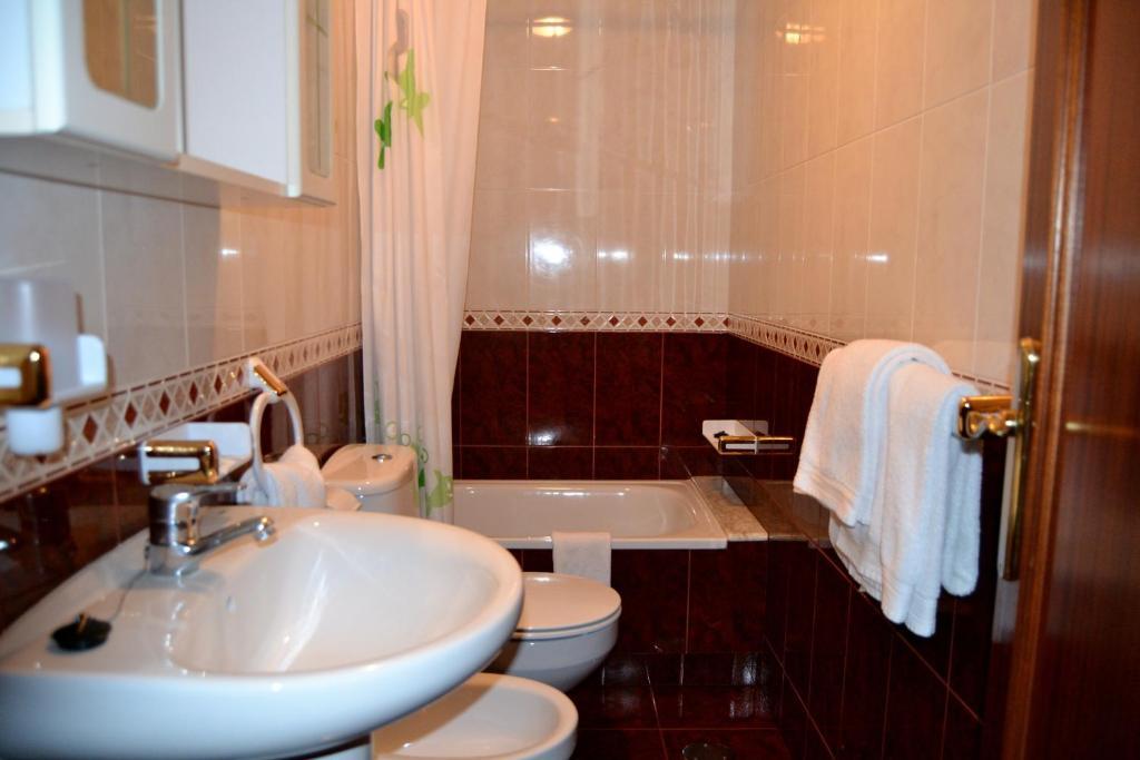 לקסה Hostal Residencia Bahia מראה חיצוני תמונה
