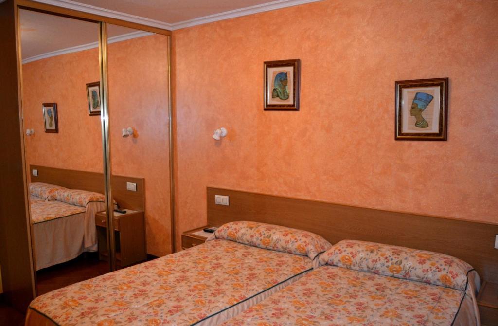 לקסה Hostal Residencia Bahia מראה חיצוני תמונה