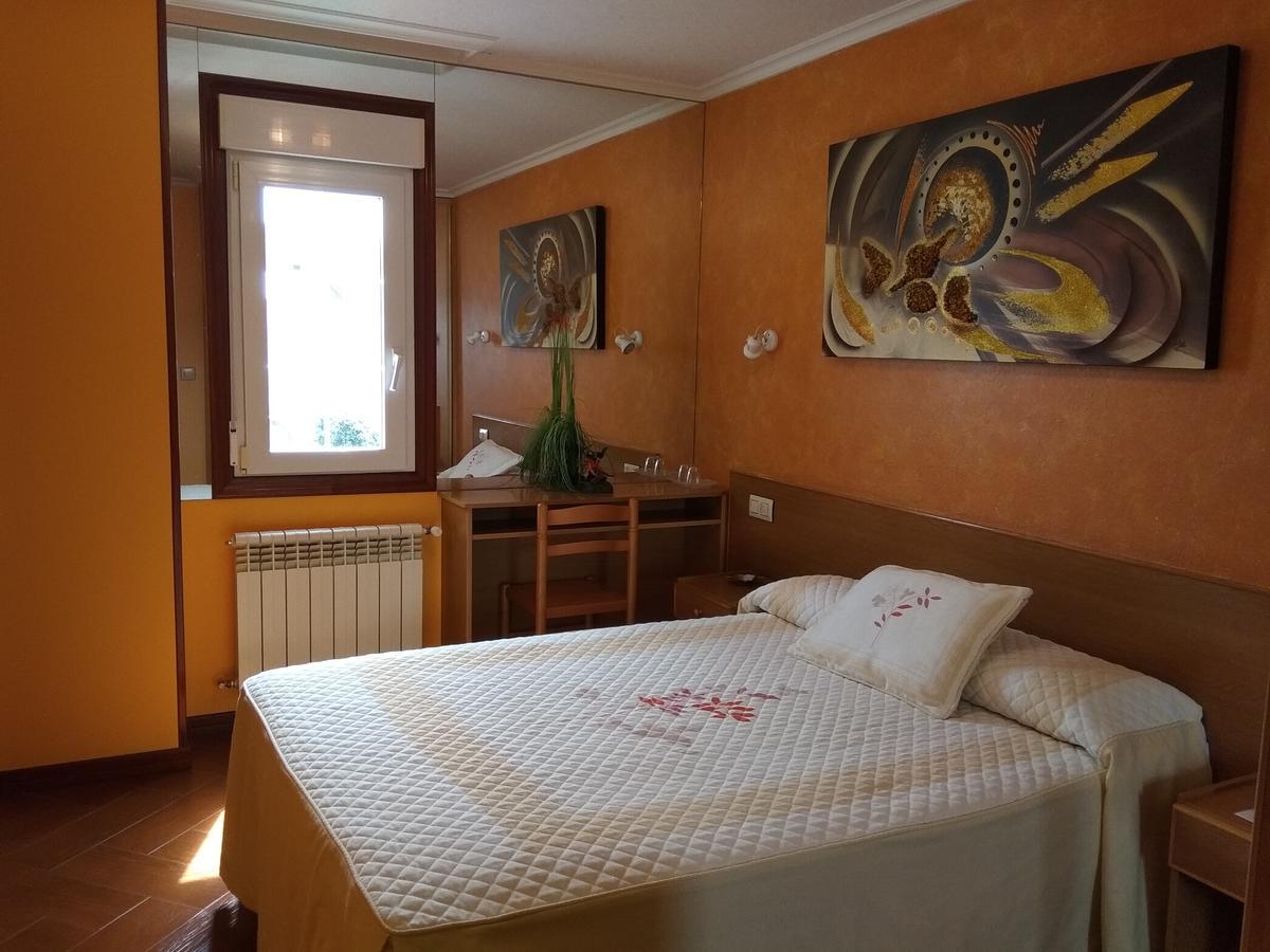 לקסה Hostal Residencia Bahia מראה חיצוני תמונה
