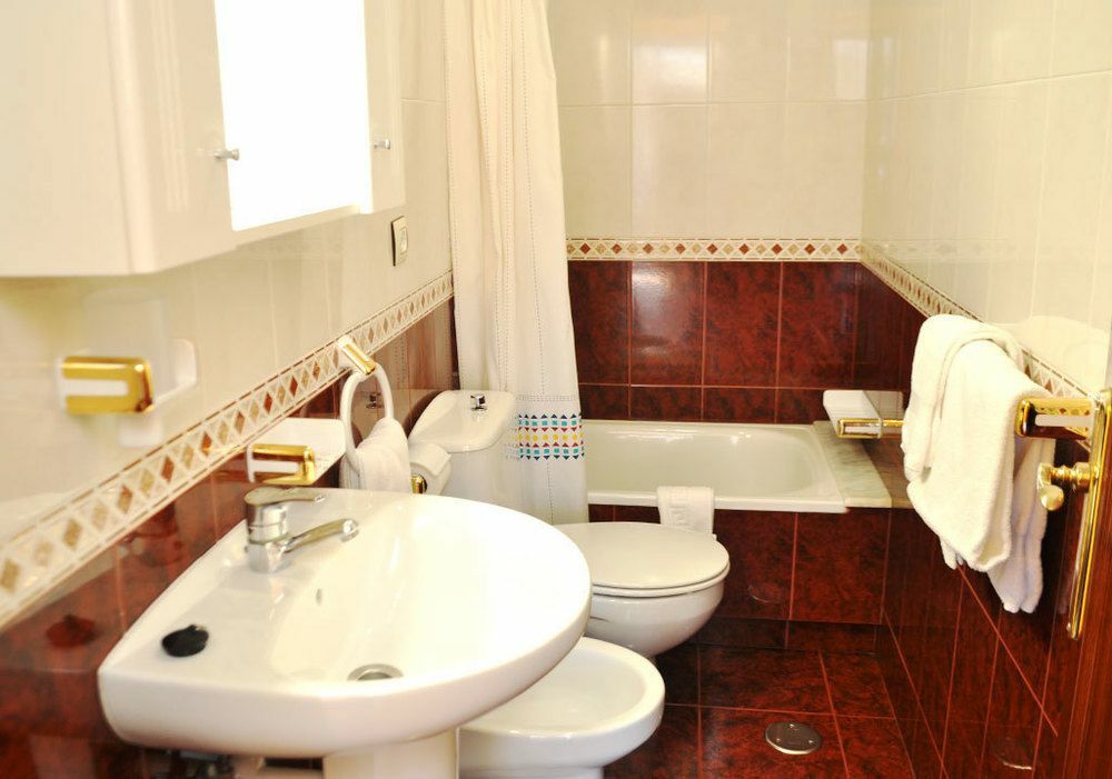 לקסה Hostal Residencia Bahia מראה חיצוני תמונה